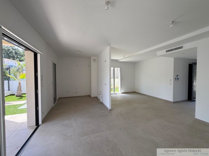 Image No.9-3 Bed House for sale