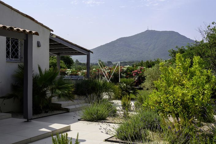 Image No.6-3 Bed House for sale