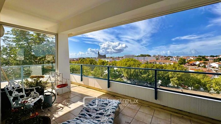 Image No.10-3 Bed Apartment for sale