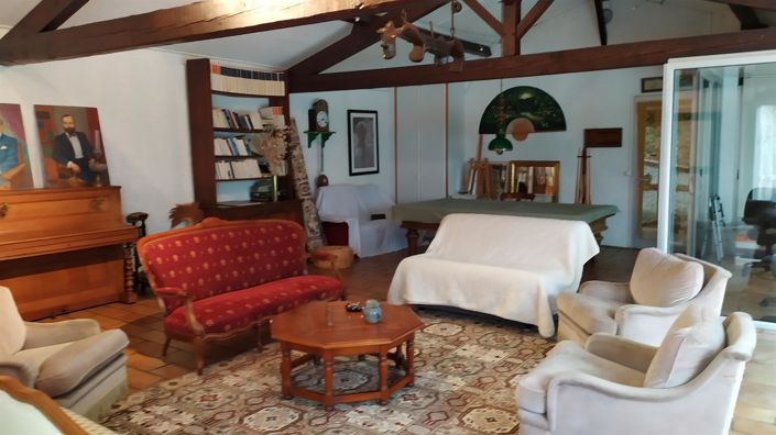 Image No.9-5 Bed House for sale