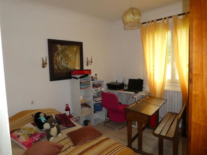 Image No.19-5 Bed House for sale