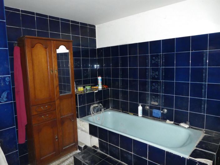 Image No.18-6 Bed House for sale