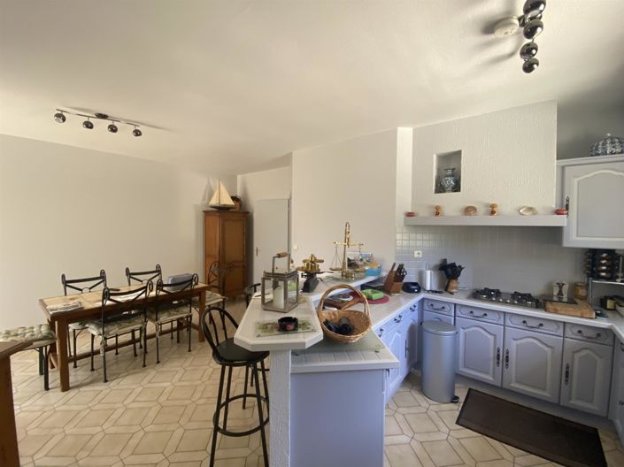 Image No.8-3 Bed House for sale