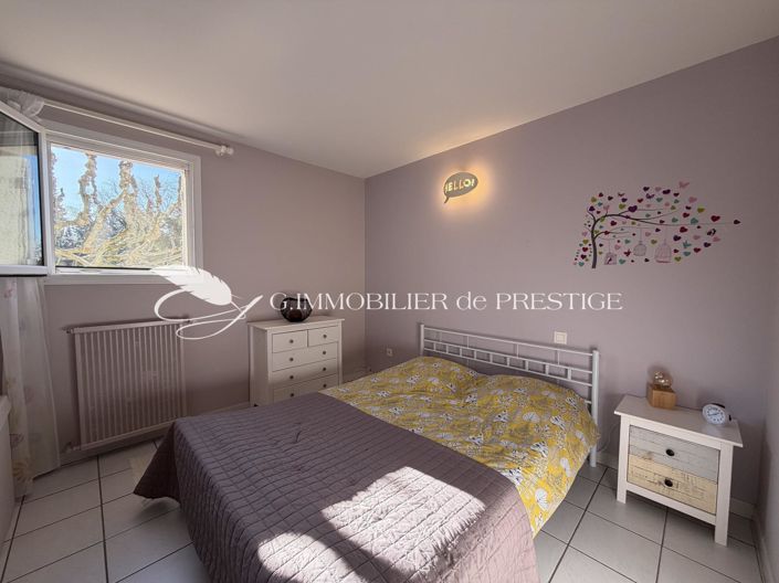 Image No.12-4 Bed House for sale