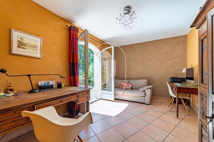 Image No.11-4 Bed House for sale