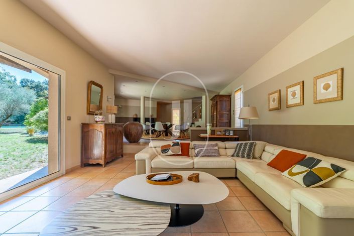 Image No.5-4 Bed House for sale