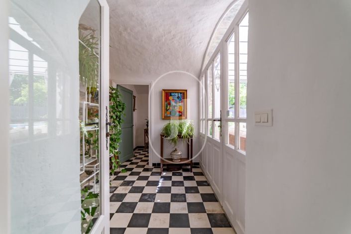 Image No.6-6 Bed House for sale