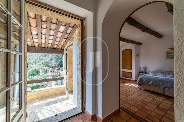 Image No.7-4 Bed House for sale