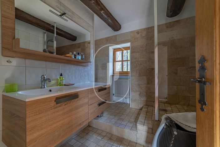 Image No.8-4 Bed House for sale