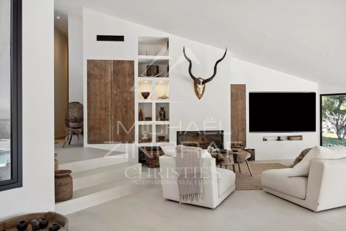 Image No.6-4 Bed House for sale