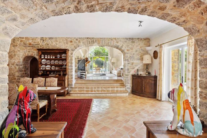 Image No.2-5 Bed House for sale