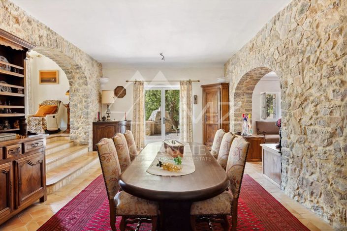 Image No.4-5 Bed House for sale