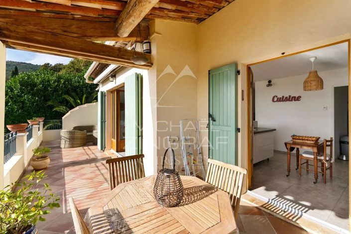 Image No.10-3 Bed House for sale