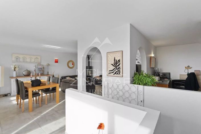 Image No.7-3 Bed House for sale