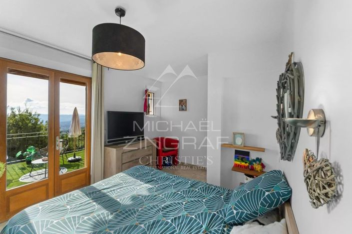 Image No.8-3 Bed House for sale