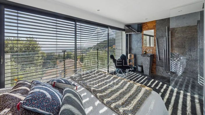 Image No.6-4 Bed House for sale