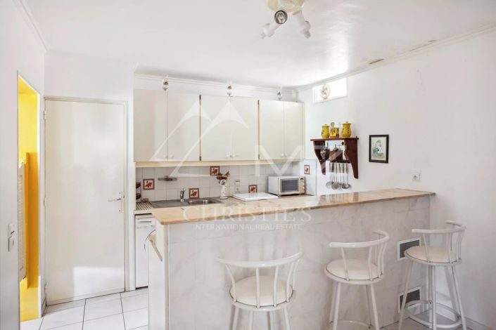 Image No.8-4 Bed House for sale