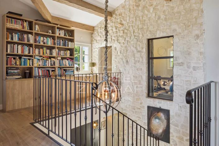 Image No.8-4 Bed House for sale