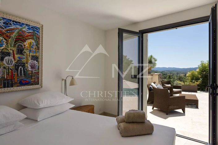 Image No.10-6 Bed House for sale