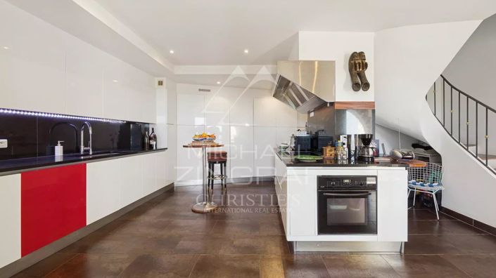 Image No.4-5 Bed House for sale