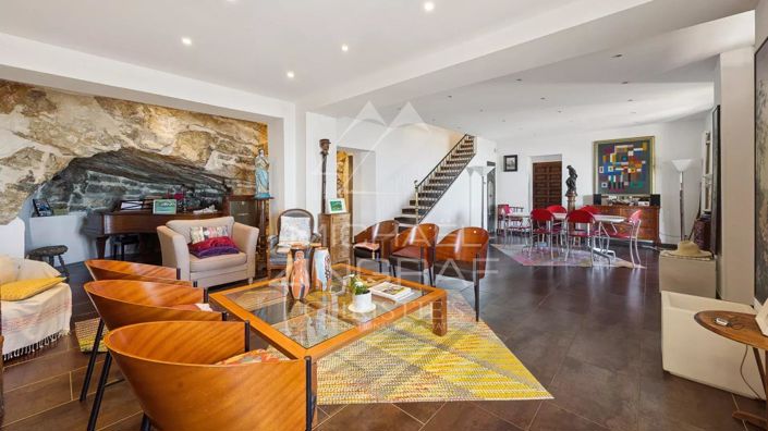 Image No.6-5 Bed House for sale