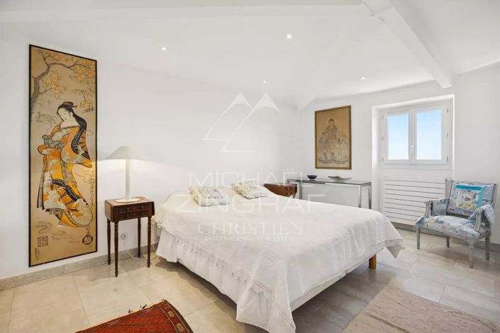 Image No.7-5 Bed House for sale