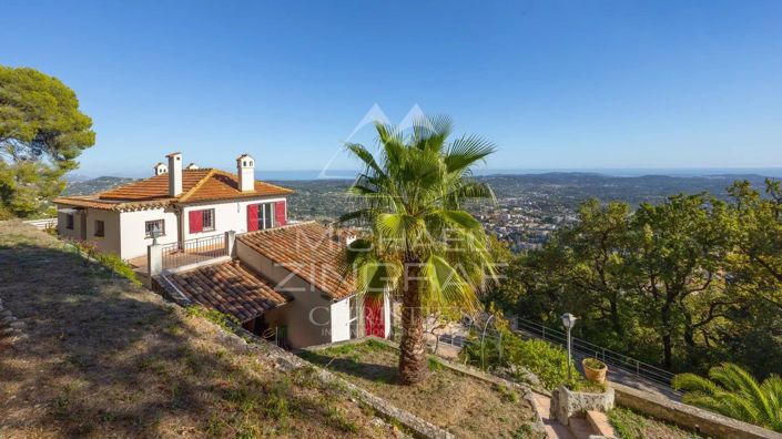 Image No.8-5 Bed House for sale