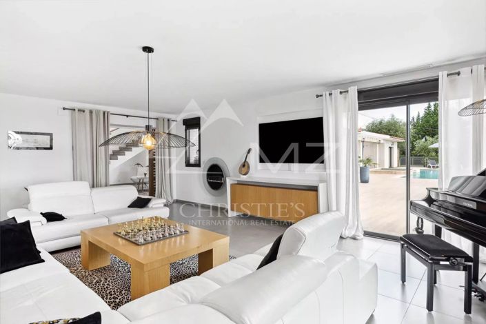 Image No.4-4 Bed House for sale