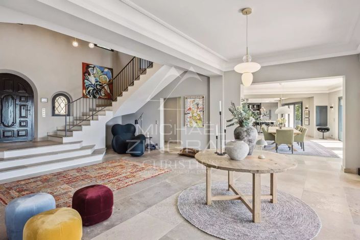 Image No.3-5 Bed House for sale