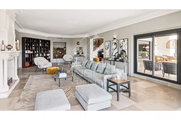 Image No.6-5 Bed House for sale