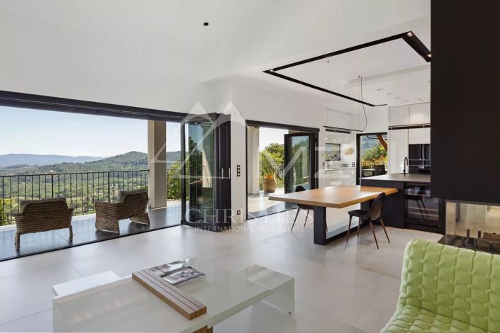 Image No.4-5 Bed House for sale