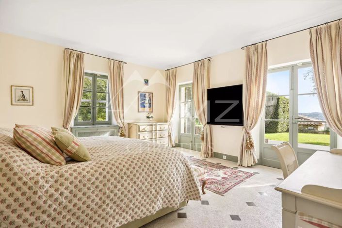 Image No.10-8 Bed House for sale