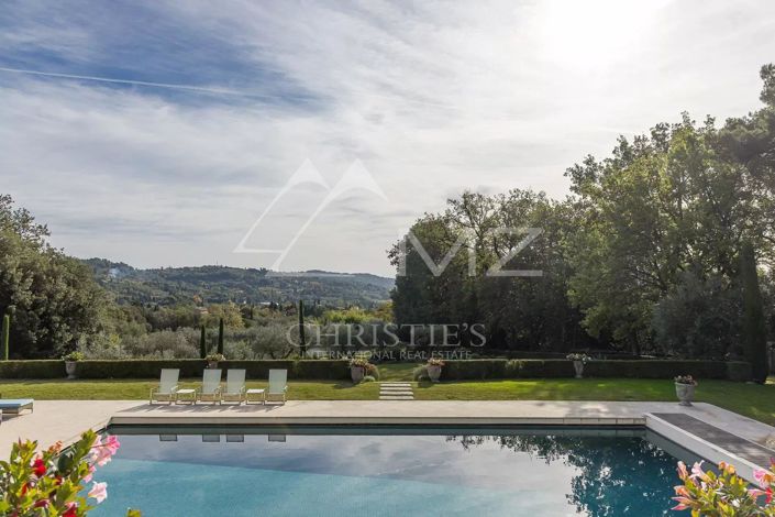 Image No.13-8 Bed House for sale