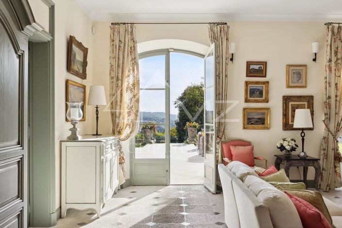 Image No.5-8 Bed House for sale