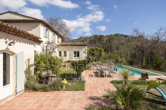 Image No.2-5 Bed House for sale