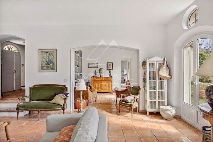 Image No.4-5 Bed House for sale