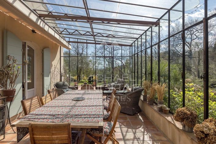 Image No.6-5 Bed House for sale