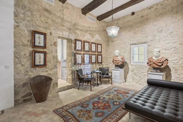 Image No.10-6 Bed House for sale