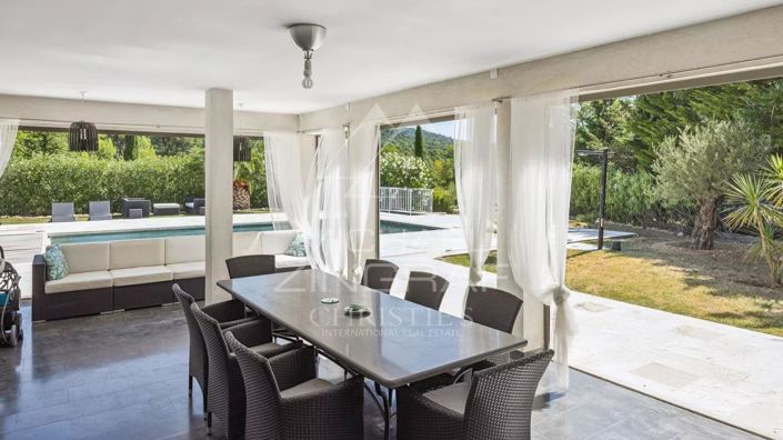 Image No.5-6 Bed House for sale