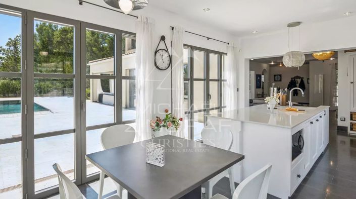 Image No.7-6 Bed House for sale