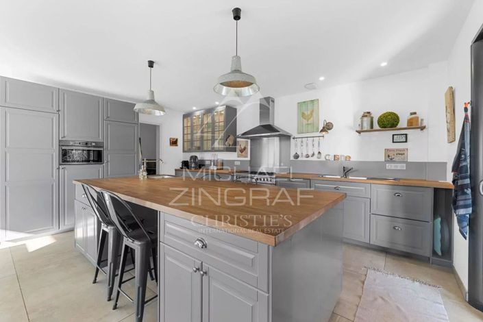 Image No.4-Maison de 4 chambres à vendre à Châteauneuf-Grasse