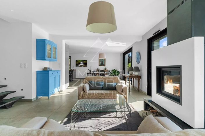 Image No.5-4 Bed House for sale