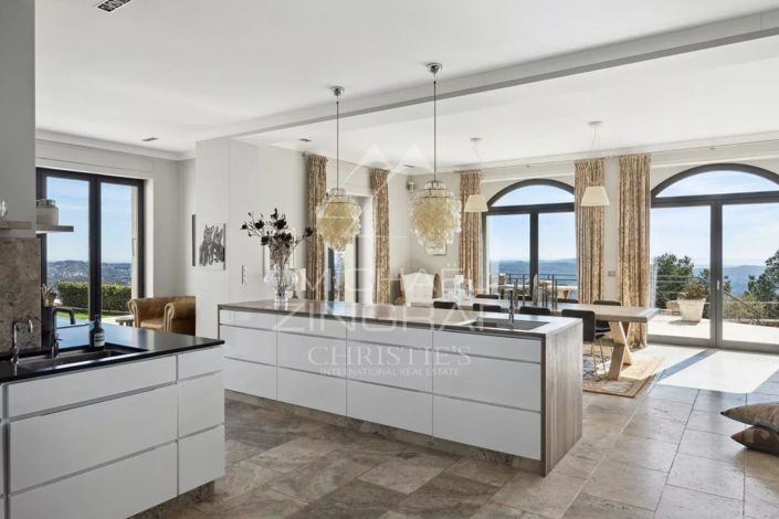 Image No.6-4 Bed House for sale