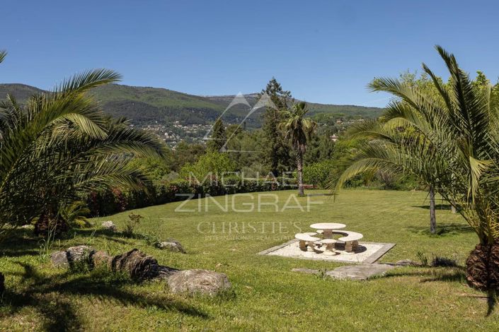 Image No.10-3 Bed House for sale