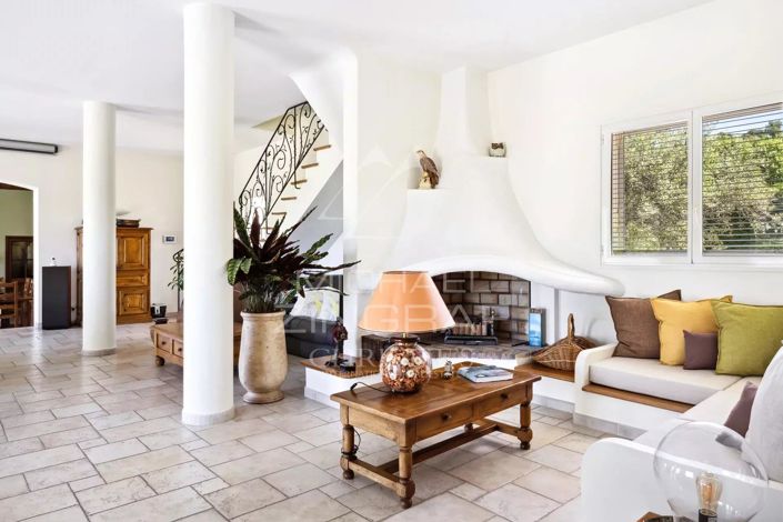 Image No.3-3 Bed House for sale