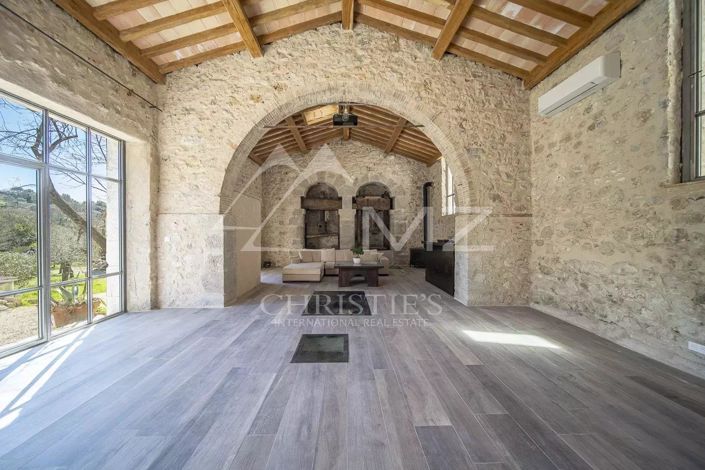 Image No.7-12 Bed House for sale