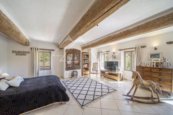 Image No.9-12 Bed House for sale