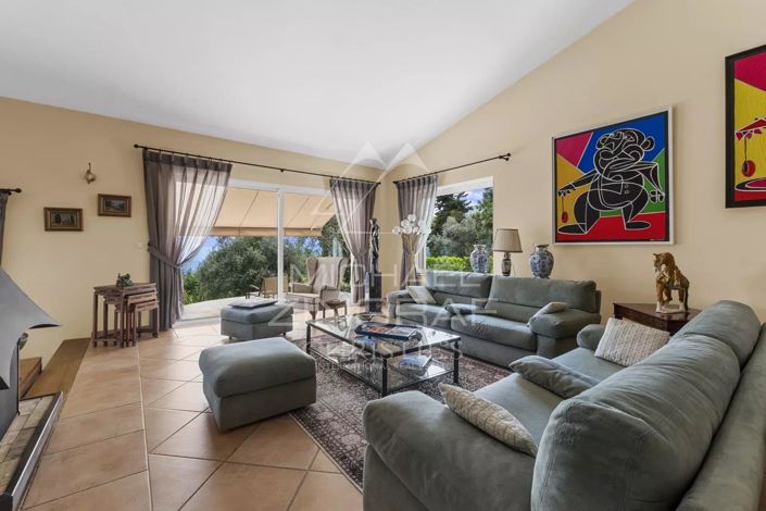 Image No.4-5 Bed House for sale