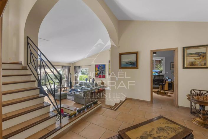 Image No.9-5 Bed House for sale