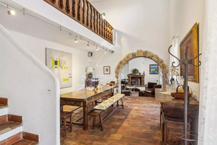 Image No.3-5 Bed House for sale